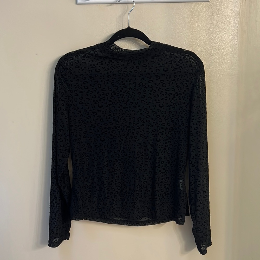 SHEIN LEOPARD PRINT BLACK MESH TOP SIZE 1XL.
